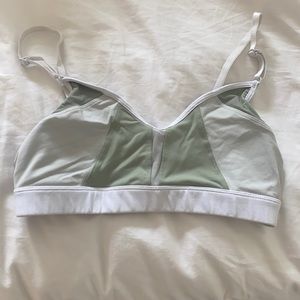 Alo Yoga size Medium Sports Bra